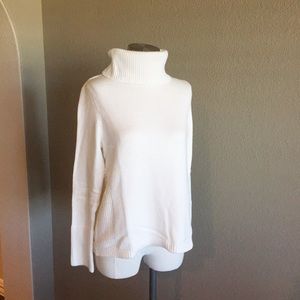 White House Black Market Split-Back Turtleneck - Size Medium - Y2K Vibes